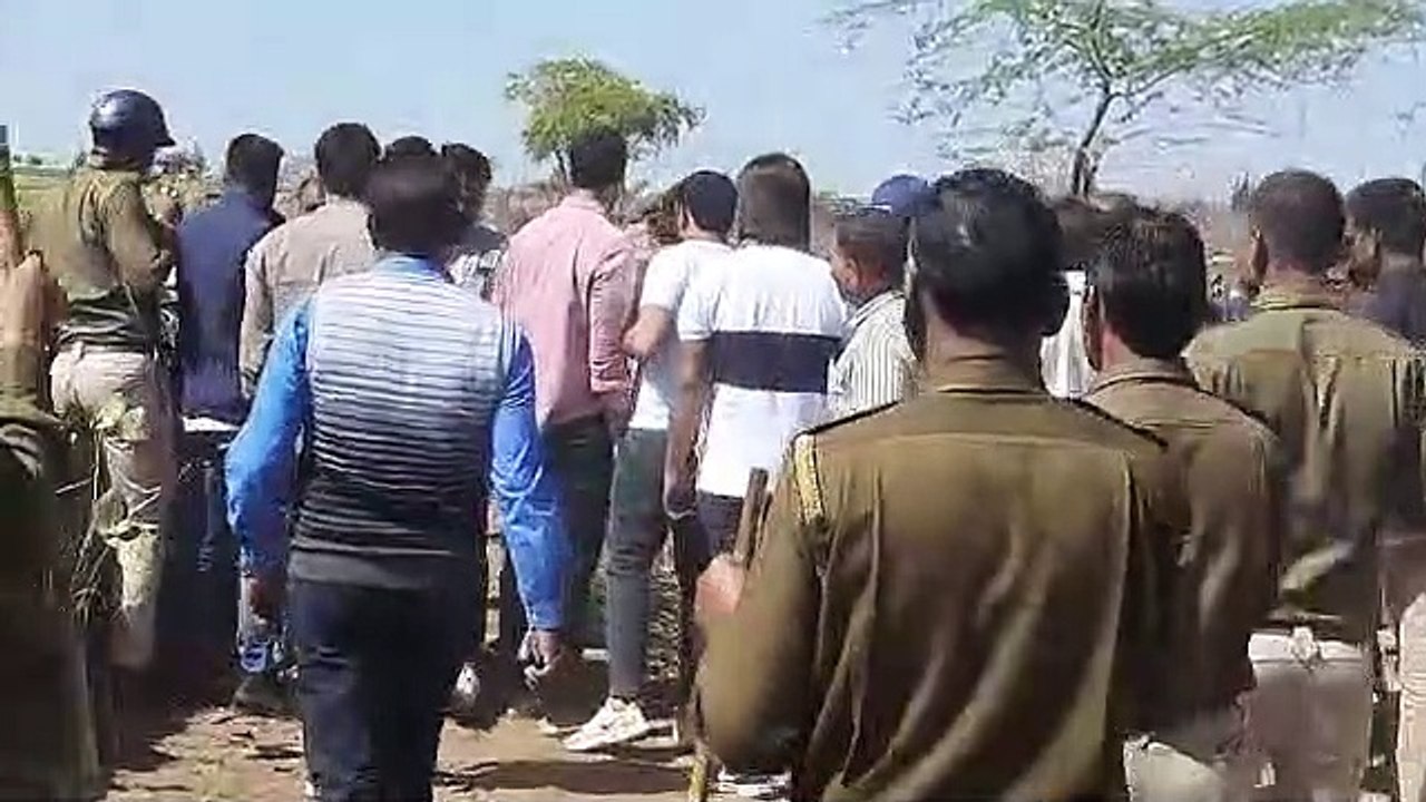 न्यास के बुलडोजर गरजे, 600 बीघा भूमि का अतिक्रमण साफ