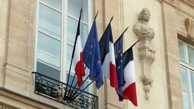 أمير قطر يزور فرنسا ويلتقي ماكرون