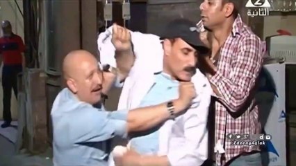 مقالب | ضرب بائع جيلاتي في الشارع بسبب معاملة الناس شاهد ماذا يفعل