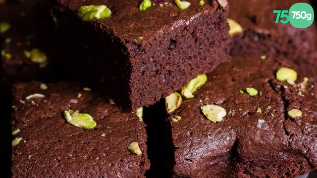Brownie aux noix, noisettes et pistaches