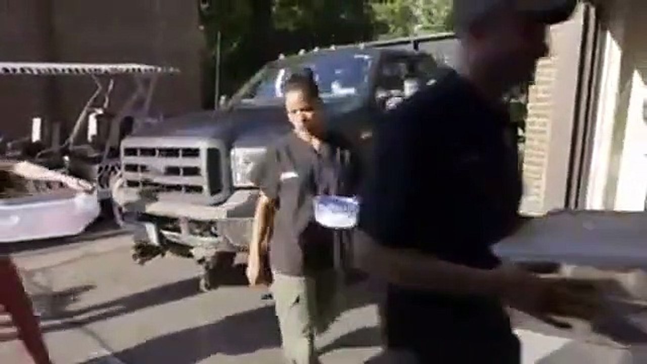 The Zoo - Se4 - Ep10 - Porcupine Blind Date HD Watch