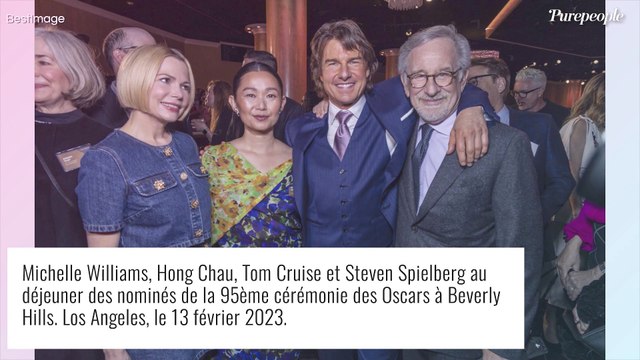 Tom Cruise : Selfie entre acteurs, autographes... les stars se l'arrachent au déjeuner des Oscars !