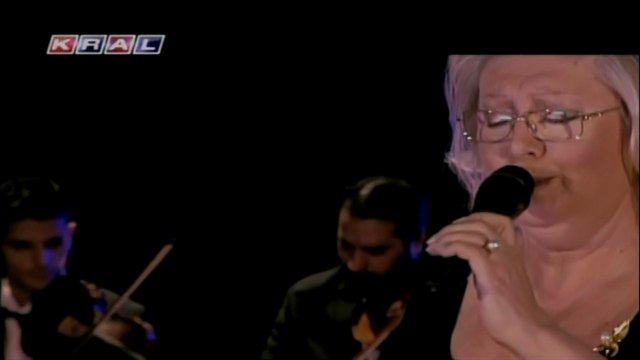 İnci Çayırlı / Hüsnüne güvenme ey ruyi mahım