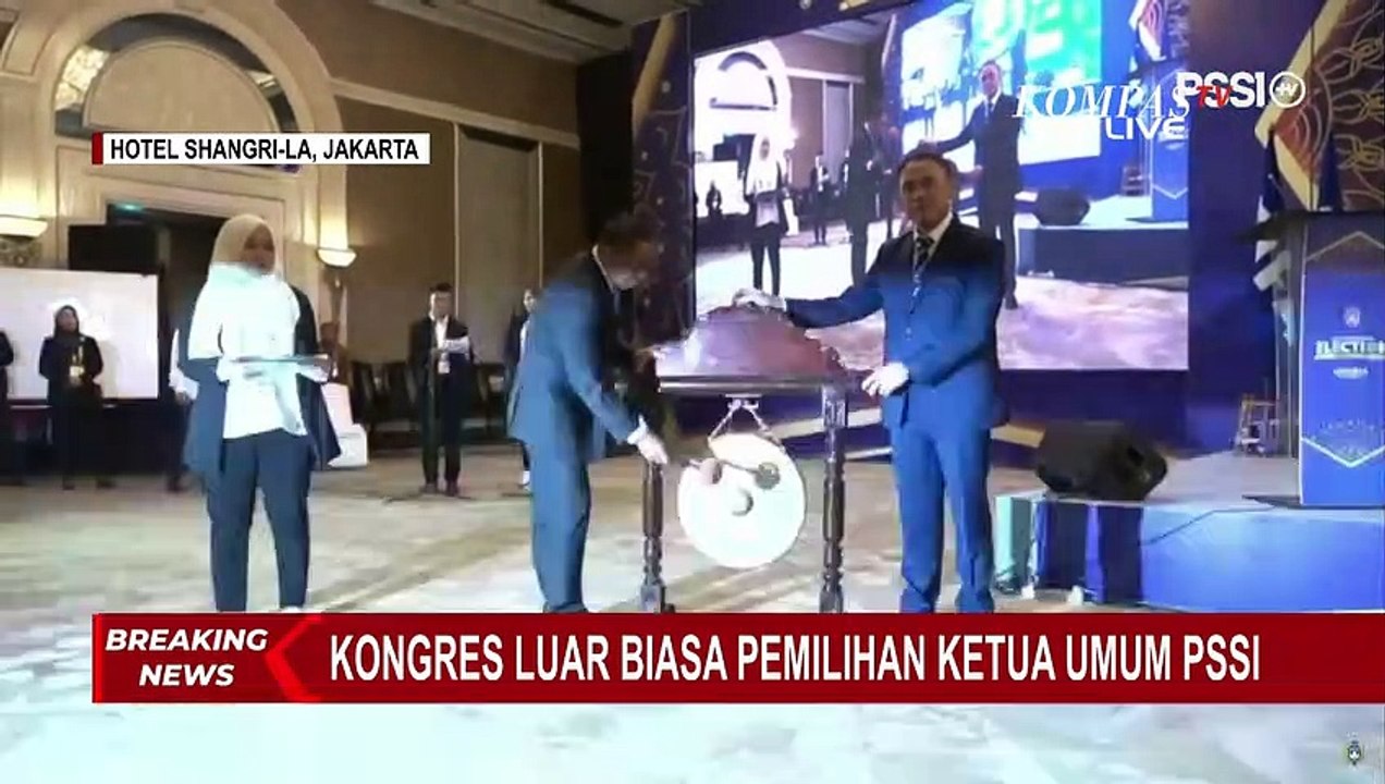 Pukul Gong, Menpora dan Iwan Bule Resmi Buka KLB Pemilihan Ketua PSSI