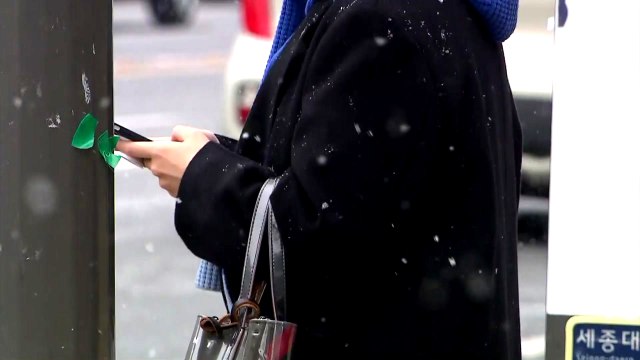 [날씨] 한낮에도 쌀쌀...오후까지 곳곳 비·눈, 미끄럼 사고 주의 / YTN