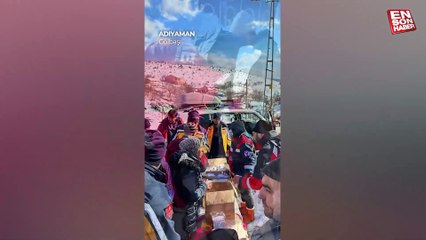 Afet bölgesindeki sağlıkçılar, köylerdeki depremzedelere sağlık taraması yapıyor