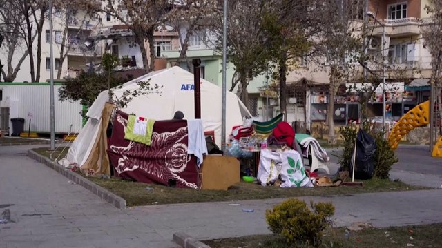 بعد الزلزال.. آلاف العائلات السورية اللاجئة في تركيا بلا مأوى