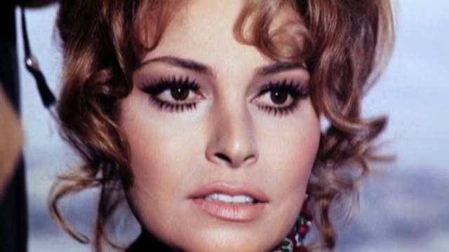 Hollywood omaggia Raquel Welch, l'attrice è scomparsa a 82 anni