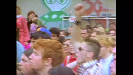 Meet Me In The Bathroom Bande-annonce VO