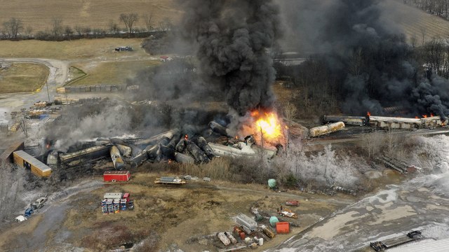 « Catastrophe sanitaire » : les habitants inquiets après le déraillement d’un train aux Etats-Unis