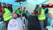Kahramanmaraş'a gönüllü giden berberler, depremzedeleri ve arama kurtarma ekiplerini tıraş etti