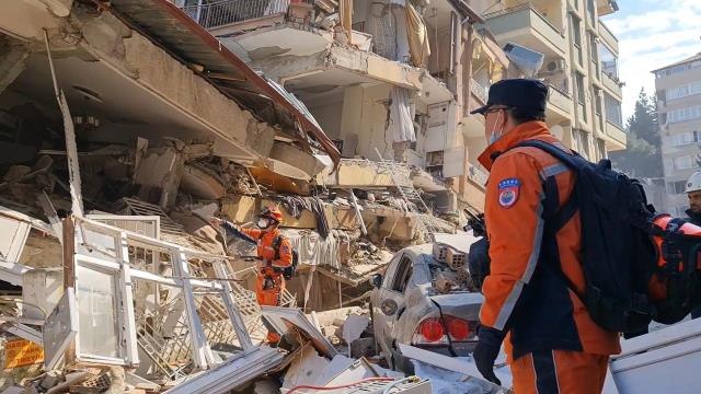 Yardım Gönüllüleri Deprem Bölgesindeki Çinli Kurtarma Ekibinin Çalışmalarını Anlattı
