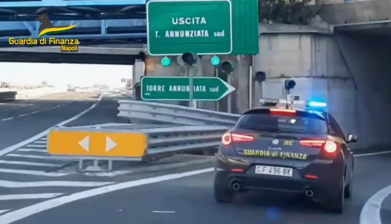 Torre del Greco (NA) - Evasione fiscale per 420mila euro: sequestri a consulente di impresa (16.02.23)