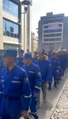 Huawei çalışanları Çinli arama kurtarma ekibini alkışlarla karşıladı