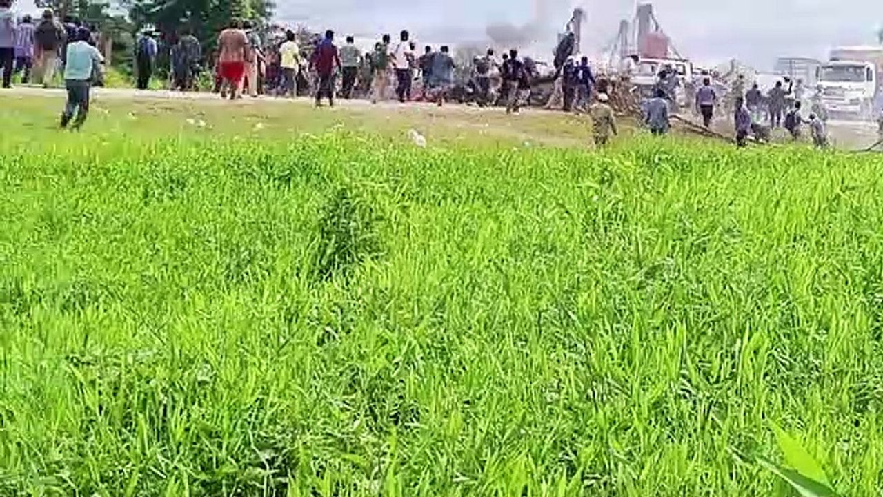 Enfrentamiento en San Pablo, ruta al Beni, entre bloqueadores y transportistas