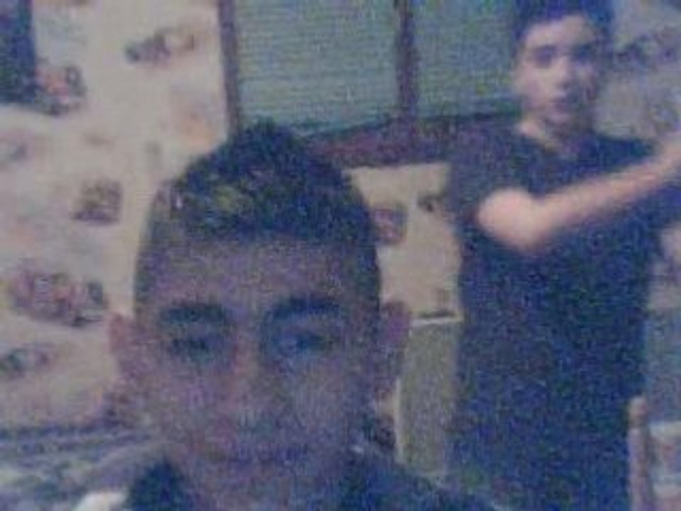 grosse claque dan la geul baffe sa claque