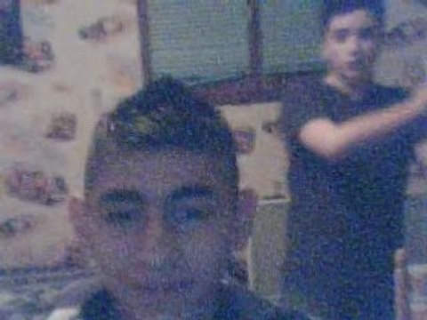 grosse claque dan la geul baffe sa claque