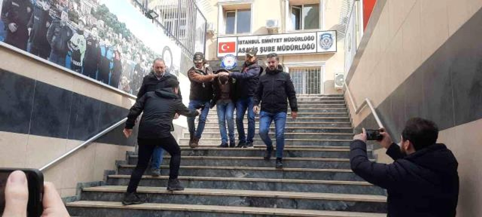 Pendik'te yardım tırının yanındaki vatandaşı silahla yaralayan şüpheli adliyeye sevk edildi