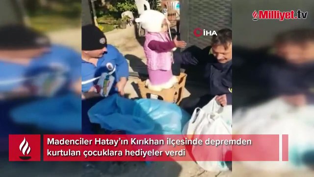 Madenciler depremzede çocukları sevindirdi