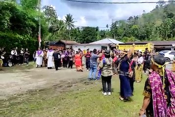 Warga Jalani Ritual Memprotes PT NMN