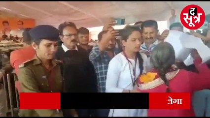 शिवराज के दरबार से बहना गेटआउट, पुलिस को नहीं भाया महिला का शाउट