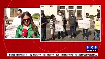 ¡Plantón! A punto de quedar fuera de programa educativo, jóvenes con discapacidad en SPS