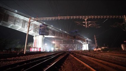 Çin'de 12.000 Tonluk İki Köprü Kirişi Hedeflenen Konumlarına Döndürüldü