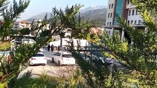 ‘Depremzedelere ait yardımlar cemaat yurduna indirildi’ iddiası