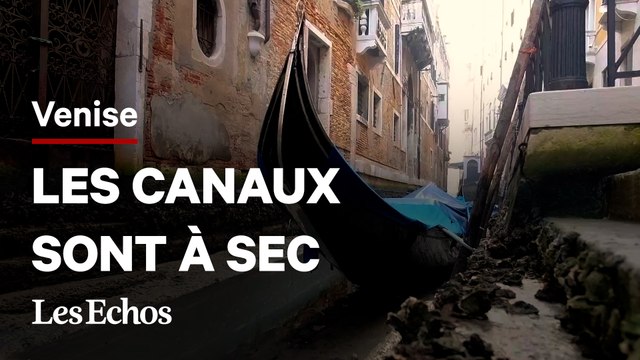 À Venise, les gondoles sont bloquées à cause du niveau très bas des canaux