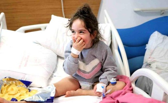 AFAD'ın kurtardığı minik Derin, gülüşüyle yürekleri ısıtıyor