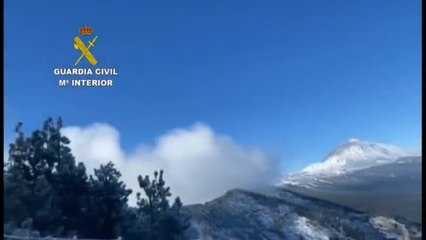 Скачать видео: La nieve hace su aparición en las Islas Canarias