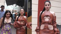 Urfi Javed Leather Outfit में आई नजर, लोगों ने Troll कर कहा 'सोफे का गद्दा लग रहा है' Video Viral