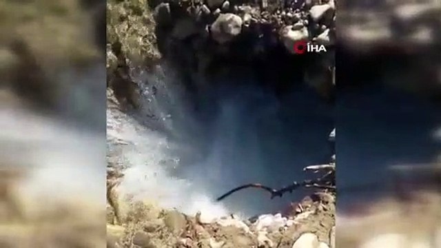 Lice'de deprem sonrası oluşan obruk dere yatağını kuruttu