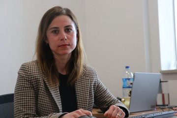 Hatay Havalimanı'nın bahçesi ve çevresinde zemin çökmesi oluşmuş