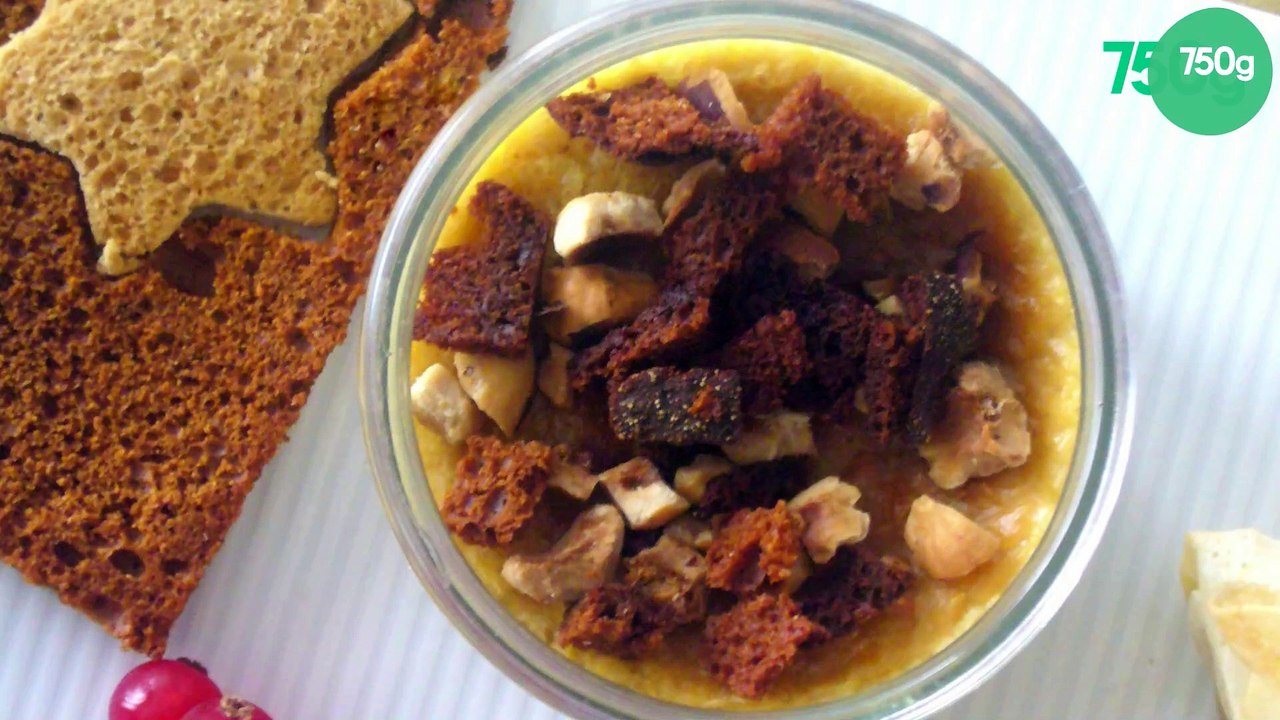 Crème au foie gras, croûtons de pain d'épice, noisettes torréfiées