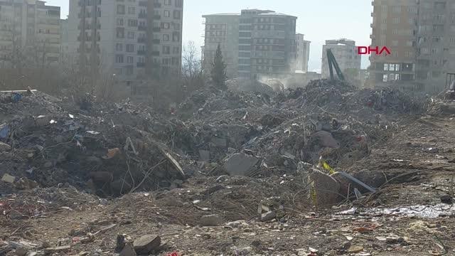 EBRAR SİTESİ'NİN ENKAZINDA ARAMA KURTARMA ÇALIŞMALAR DURDURULDU