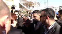 Meral Akşener'in ziyaret ettiği Adanalı depremzede gözyaşlarını tutamadı