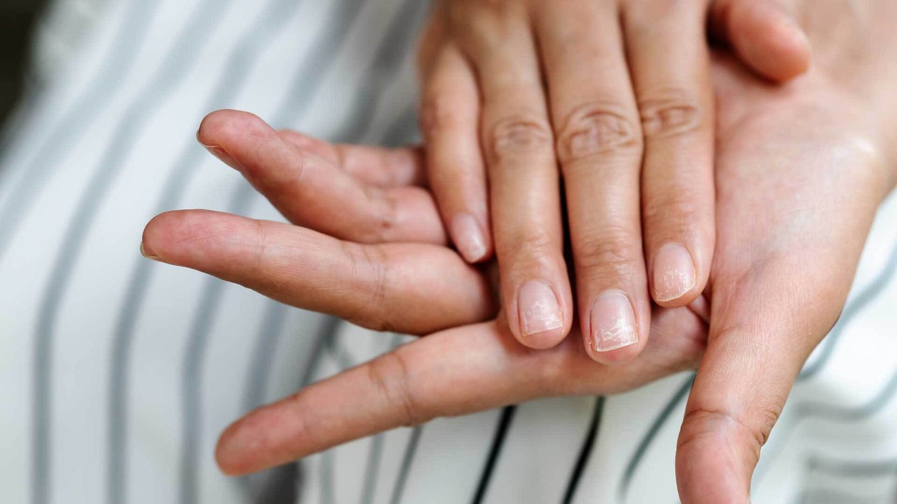 Fingernägel schneller wachsen lassen? Diese 3 Tipps regen das Nagelwachstum an