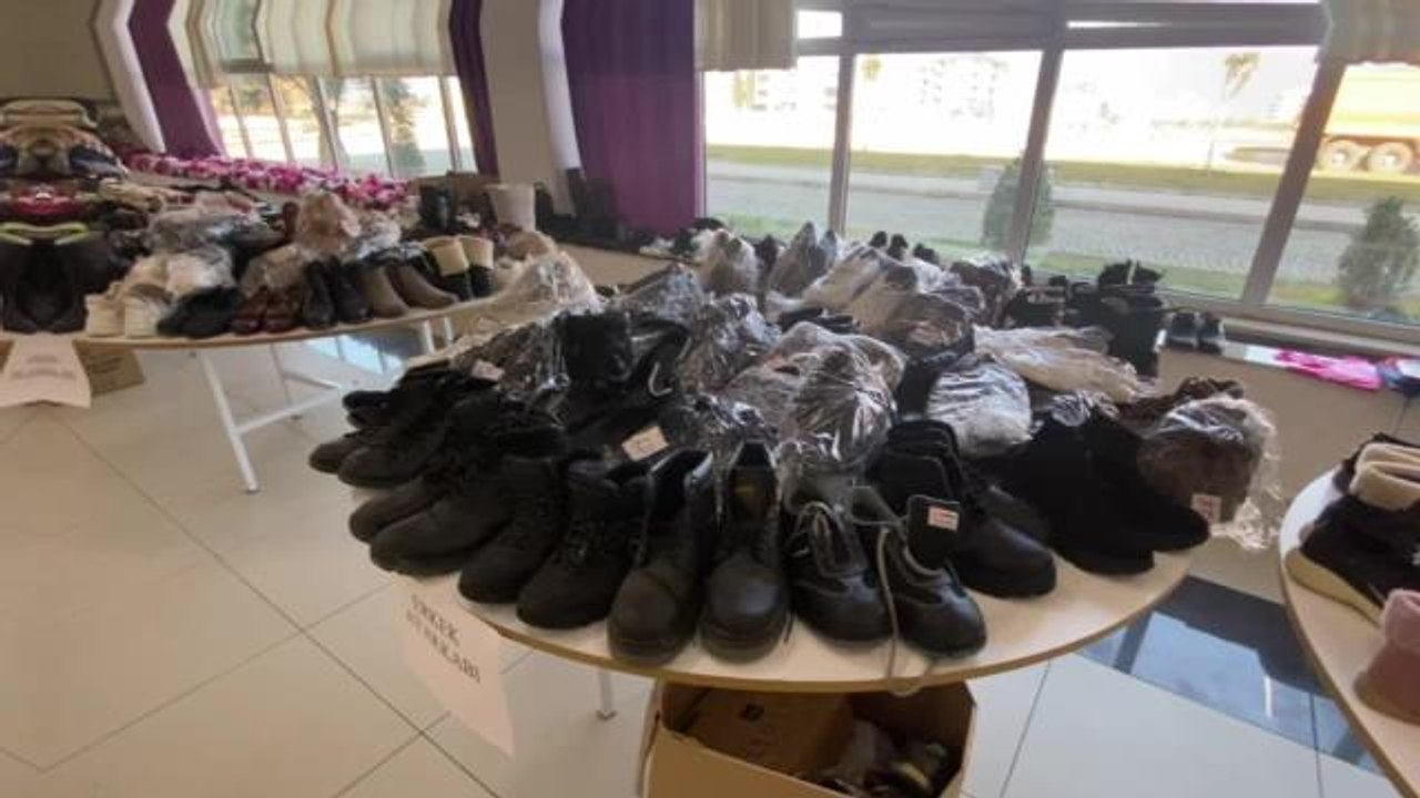 Burhaniye Belediyesi'nden Depremzedelere Özel 'Ücretsiz Alışveriş Merkezi'