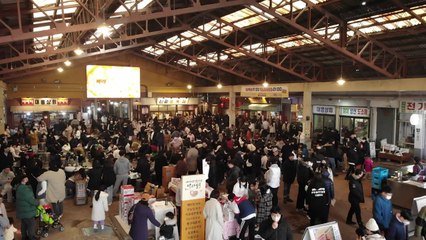 손님 북적이는 예산시장...전통시장 활성화 본보기 될까? / YTN