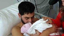 Deprem gecesi baba olmuş... 261 saat sonra kurtarılan Mustafa Avcı, eşi ve bebeğiyle buluştu
