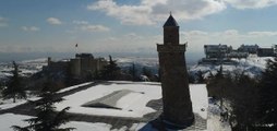 DEPREMDE, HARPUT ULU CAMİİ'NİN EĞRİ MİNARESİ YIKILMADI