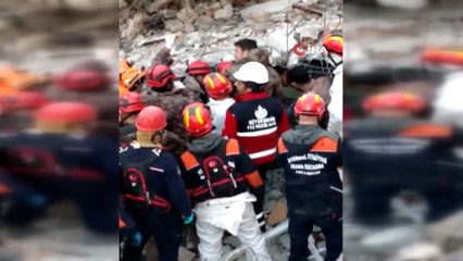 278'inci saatte Hakan Yasinoğlu enkazdan sağ çıkartıldı