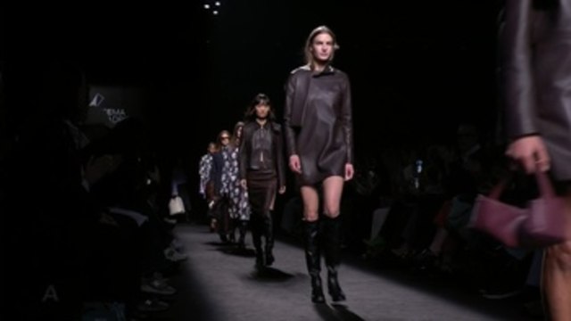 Siluetas sencillas, detalles de alta gama y tonos neutros marcan la nueva colección de Roberto Torretta