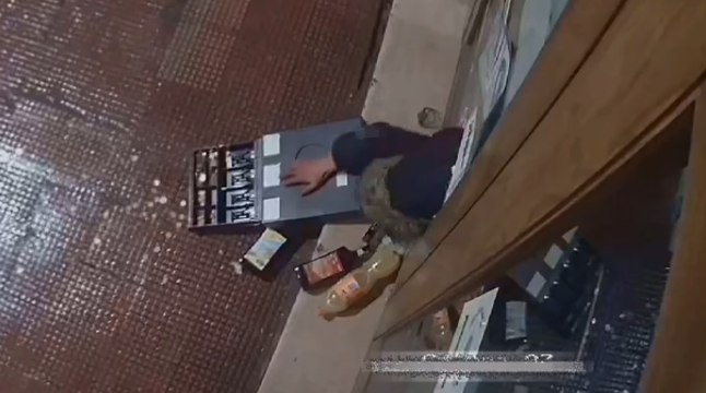 Furti con spaccate in ristorante e negozio: arrestati tre stranieri (17.02.23)