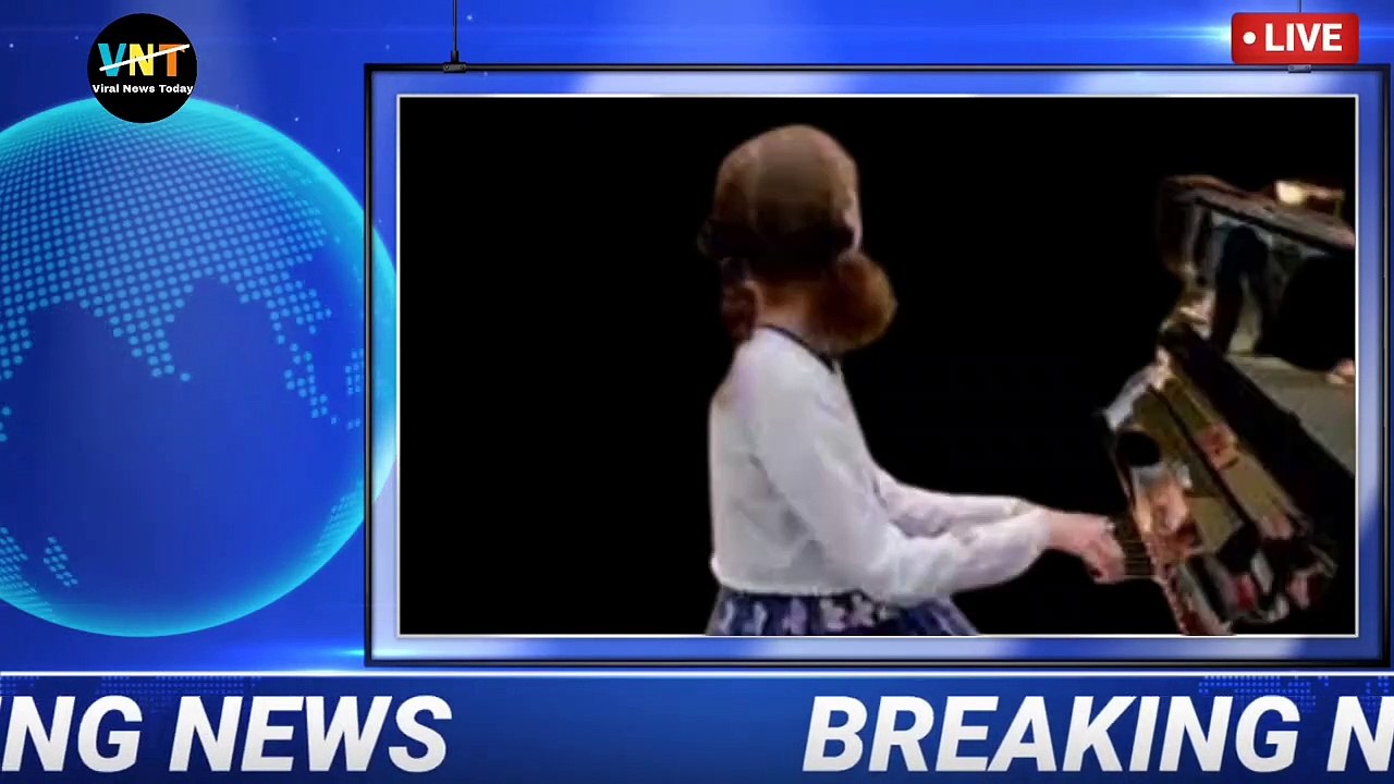 Blind girl with neurodiverse stuns crowd with piano performance