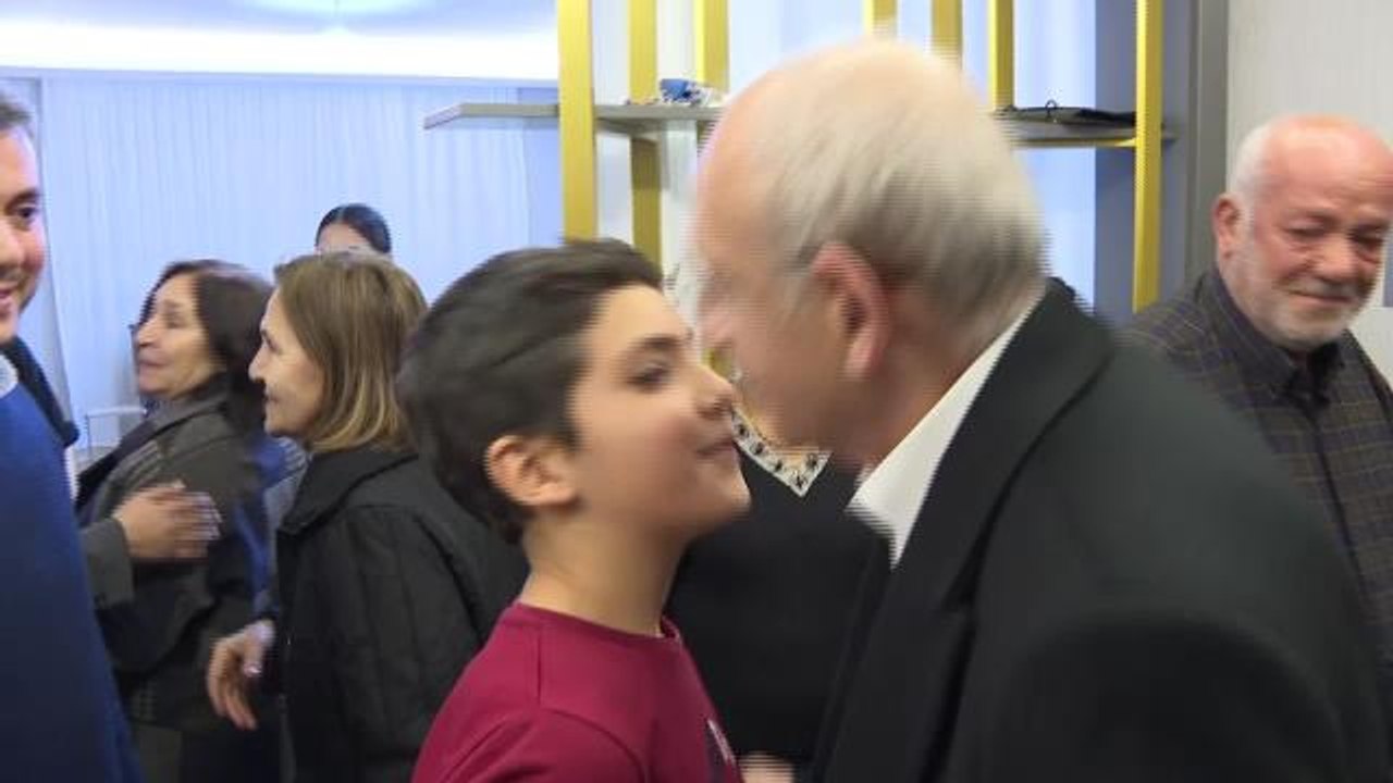 CHP Genel Başkanı Kılıçdaroğlu, depremzede Bilgin ailesini ziyaret etti