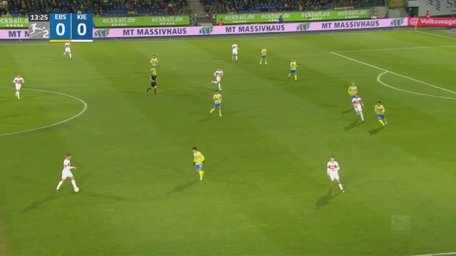 Eintracht Braunschweig v Holstein Kiel