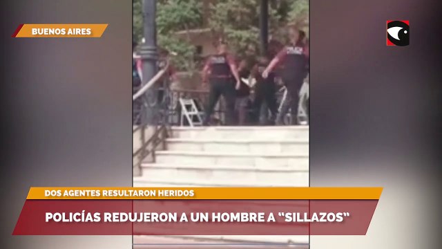 Policías redujeron a un hombre a “sillazos”