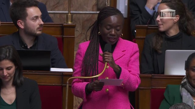 Madame la présidente, tous les Noirs ne se ressemblent pas! : Nadège Abomangoli (LFI) recadre Yaël Braun-Pivet à l'Assemblée